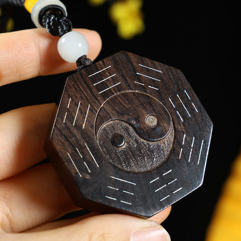 Taoist Maoshan Dharma Red Light Sandalwood Bagua Circulation Office Mountain Ghost can be turned with money Tai Chi pendant pendant Jiugong Taoist